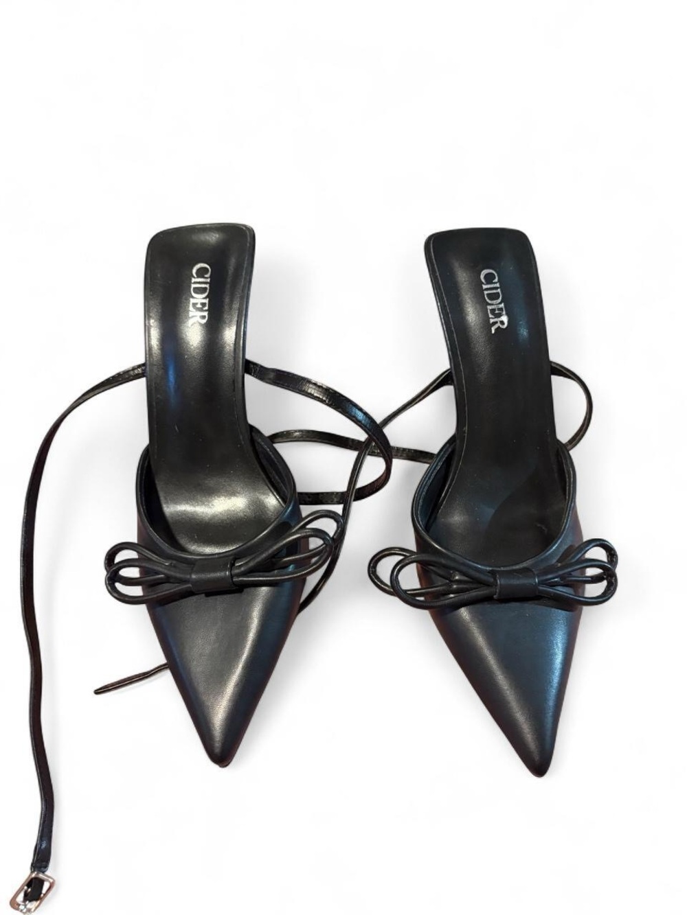 NWOT Cider black faux leather bow heels size 37